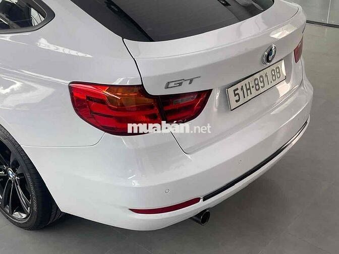 BMW 3 Series 2016 320i GT - 82000 km