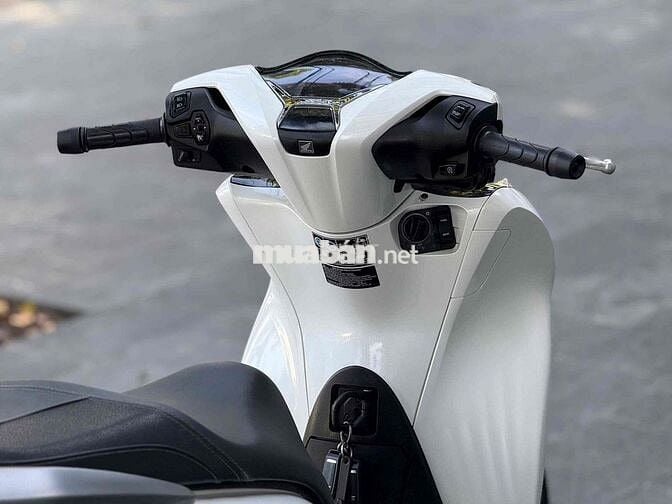 SH 125i CBS 2022 TRẮNG ( GÓP BAO NỢ XẤU )