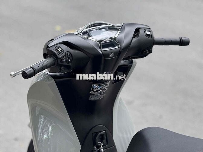 SH 160i ABS XXM LIKE NEW 800km