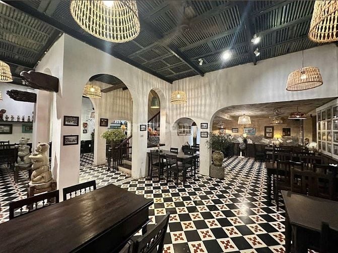 Đẹp, Hiếm, Bán Gấp! Mặt Phố Nguyễn Chánh - KD Nhà Hàng - 100M2* 54Tỷ