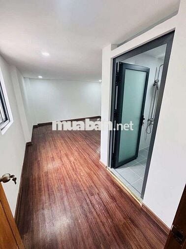 Nhà Tên Lửa , 4 tầng , 77m2 , xe hơi tới nơi , dọn vô ở ngay nhé