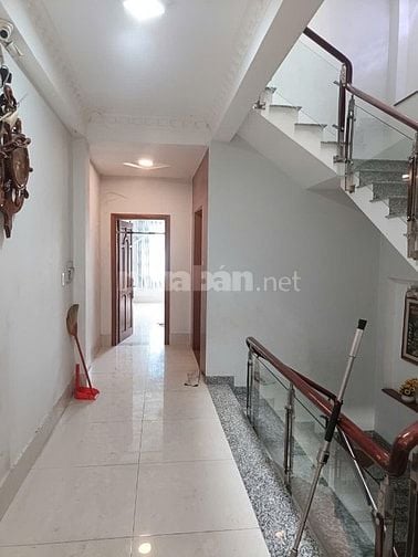 Cho thuê nhà lớn 500m2 tại 47 Linh Đông Thủ Đức, có thang máy 