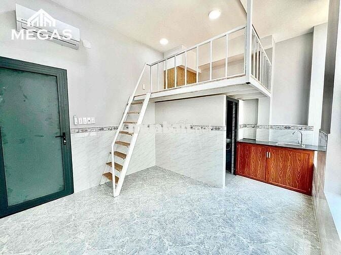 Phòng Có Gác Cửa Sổ Lớn Ngay Đại Học Văn Lang Cs3