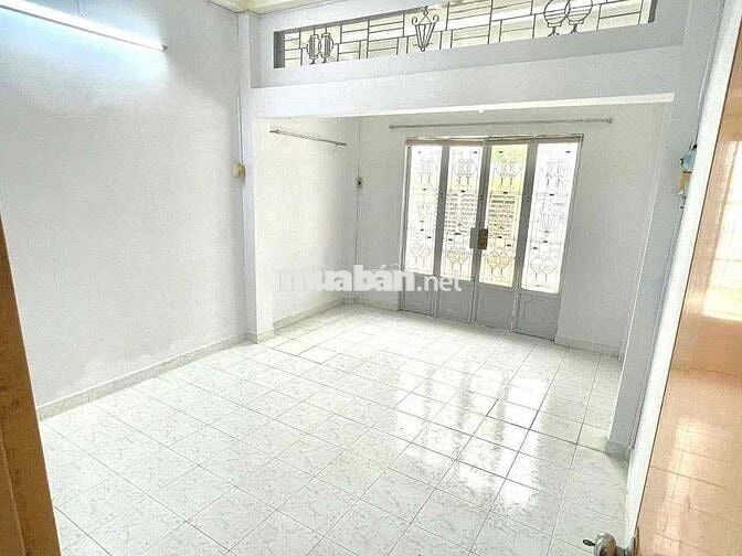 Cho thuê nhà nguyên căn Đường Hoà Hảo P5 Quận 10