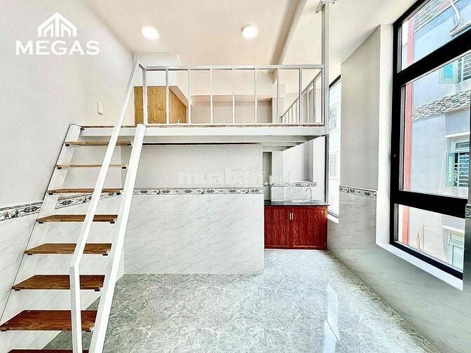 Phòng Có Gác Cửa Sổ Lớn Ngay Đại Học Văn Lang Cs3