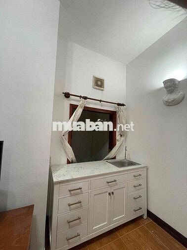 cho thuê phòng rộng 50m2, đầy đủ nội thất