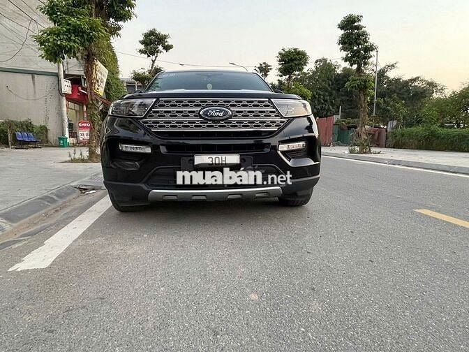 Ford Explorer Đen 7 chỗ.