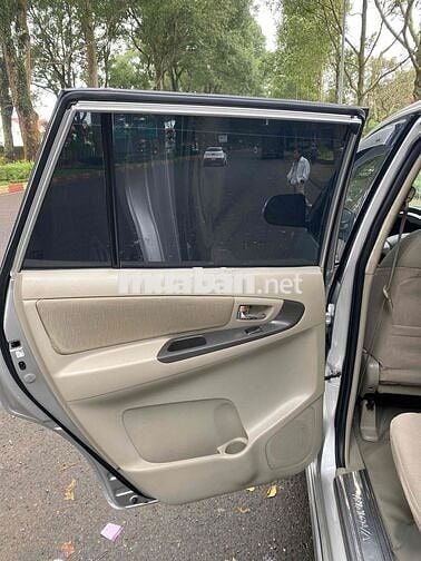 Toyota Innova 2016 2.0E - 110000 km