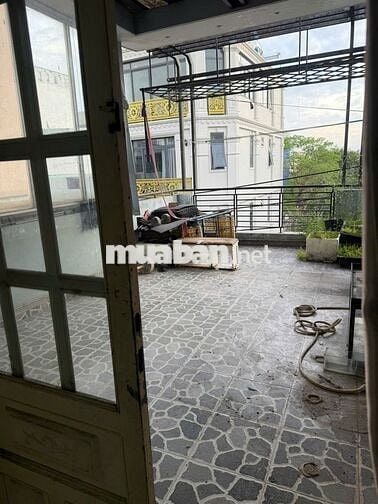 Nhà cho thuê Hẻm xe tải thông đường Mã Lò 4x17  4pn 3 wc điện 3p.