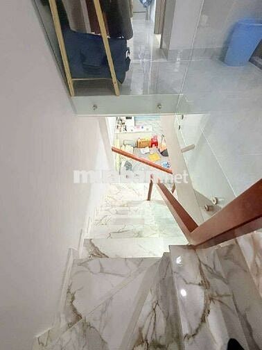 NHÀ PHỐ -2 TÂNG HIỆN ĐẠI-NGAY SÁT VINCOM - Q7 - DT 62 M2 - CHỈ 6,3 TỶ