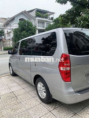 HYUNDAI STAREX 9 CHỖ MÁY DẦU SỐ SÀN SX CUỐI 2017