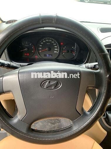 HYUNDAI STAREX 9 CHỖ MÁY DẦU SỐ SÀN SX CUỐI 2017