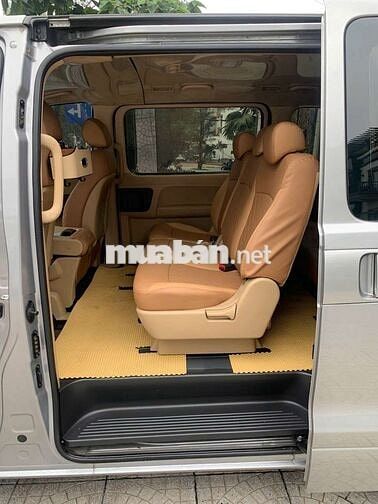 HYUNDAI STAREX 9 CHỖ MÁY DẦU SỐ SÀN SX CUỐI 2017