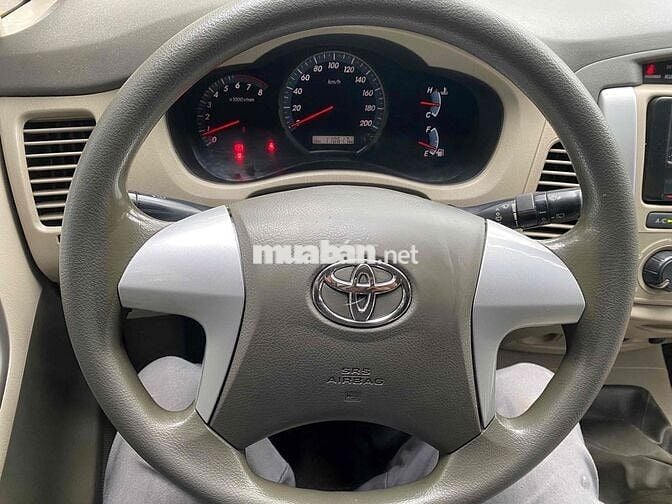 Toyota Innova 2016 2.0E - 110000 km