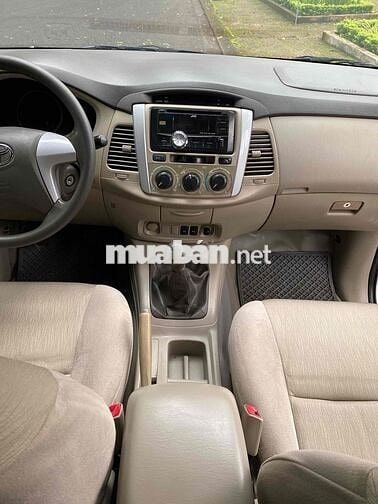 Toyota Innova 2016 2.0E - 110000 km