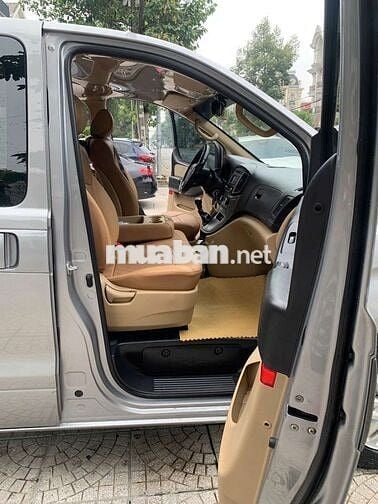 HYUNDAI STAREX 9 CHỖ MÁY DẦU SỐ SÀN SX CUỐI 2017