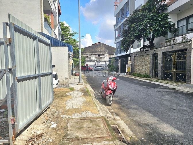 Chính chủ bán lô đất thổ cư 5x18, 2 mặt tiền trước và sau kênh Tân Hóa