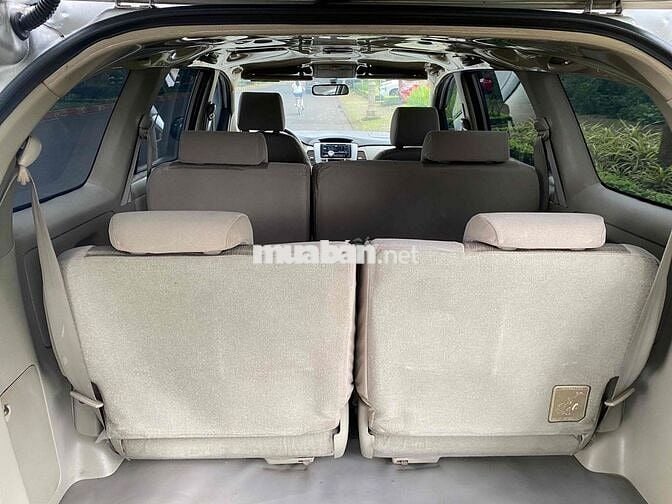 Toyota Innova 2016 2.0E - 110000 km