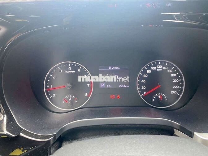 KIA Seltos Luxury 26000 km Trắng