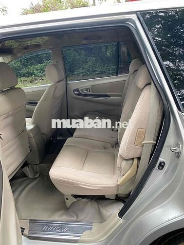 Toyota Innova 2016 2.0E - 110000 km