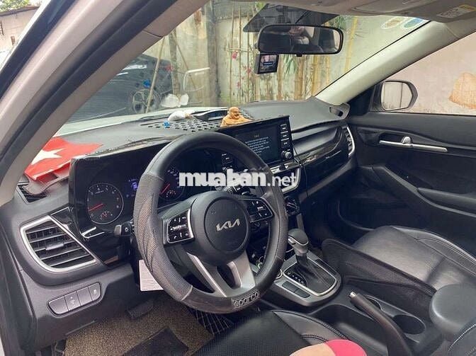 KIA Seltos Luxury 26000 km Trắng