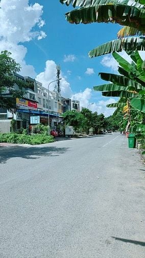 Chính chủ cho thuê phòng 30m2 ở KDC 13E Intresco đối diện ĐH Văn Hiến