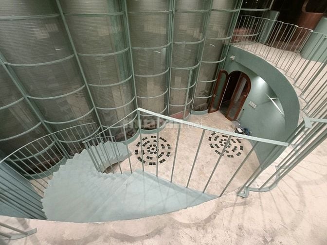 Cho thuê mặt bằng 60m2 tầng trệt + lửng , thích hợp kinh doanh mặt hàn