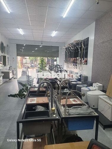Sang Nhượng Cửa Hàng Thiết Bị Vệ Sinh