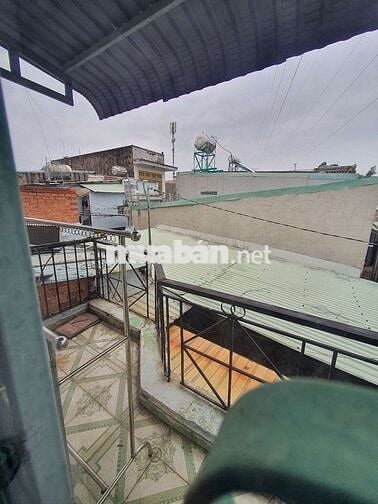 Nhà ở Liền 3,5x10 gồm 1lầu 2p ngủ 1tolet