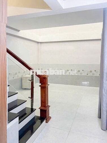 cho thuê phòng trống Lê Đức Thọ + máy lạnh + wc riêng giờ giấc tự do