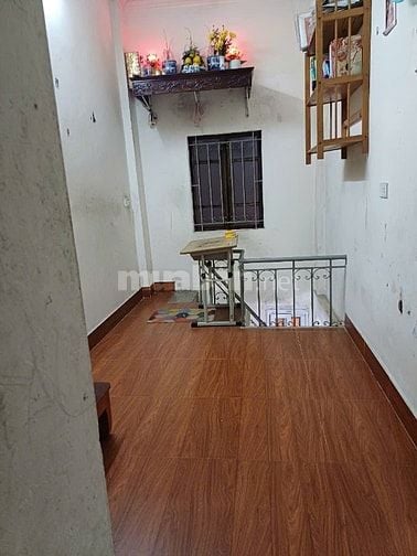 Cho thuê nhà số 138 ngõ Chợ Khâm Thiên, phố Khâm Thiên, DT 15 m2