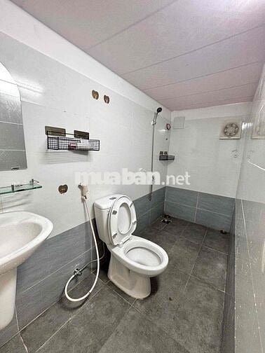 Cho thuê phòng mới xây ngay cầu chữ Y Q5 ở được từ 2 người