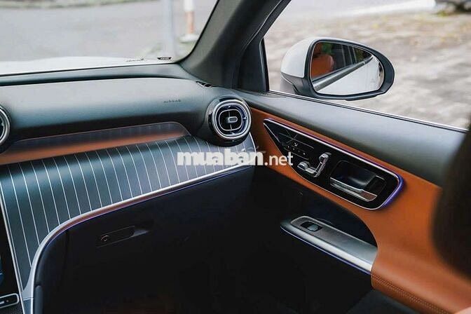 Mercedes GLC200 4matic 2023 Trắng