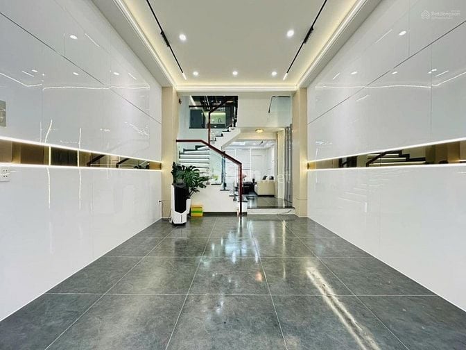 Cần bán gấp nhà đ.Hậu Giang P. 11 Q.6 giá chỉ 2 tỷ 250tr/ 60m2.