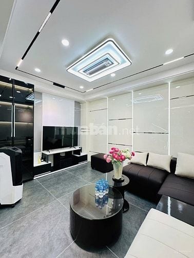 Cần bán gấp nhà đ.Hậu Giang P. 11 Q.6 giá chỉ 2 tỷ 250tr/ 60m2.