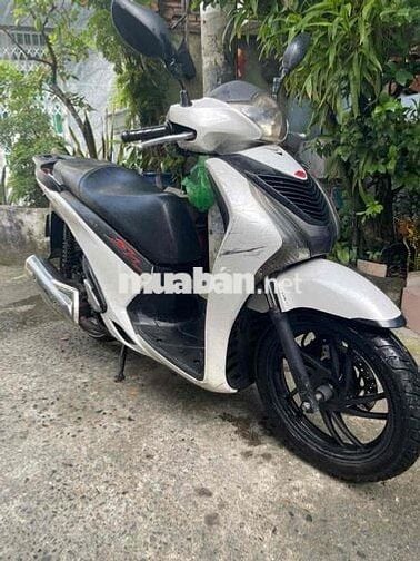 xe sh chính chủ đang sử dụng tặng dàn áo xám