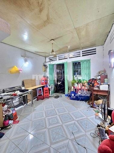 Bán nhà hẻm xe hơi KiA, 2pn, gần đường lớn chỉ 5,5 tỷ thương lượng