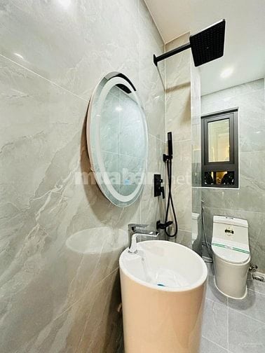 Cần bán gấp nhà đ.Hậu Giang P. 11 Q.6 giá chỉ 2 tỷ 250tr/ 60m2.