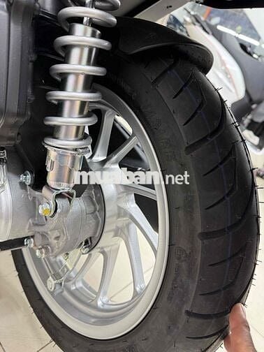 SH mode vừa bấm biển xong mới 100%