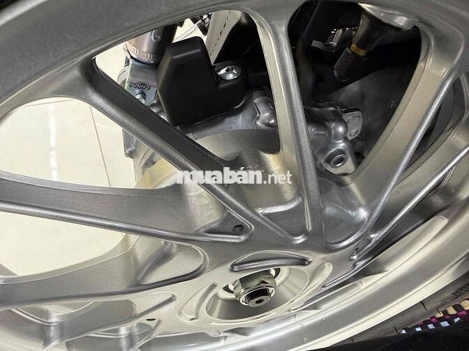 SH mode vừa bấm biển xong mới 100%