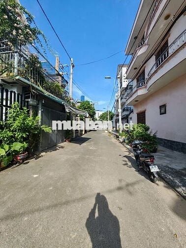 Siêu Phẩm Đất hẻm xe hơi thông đường Linh Trung, Giá chỉ 70tr/m2 .