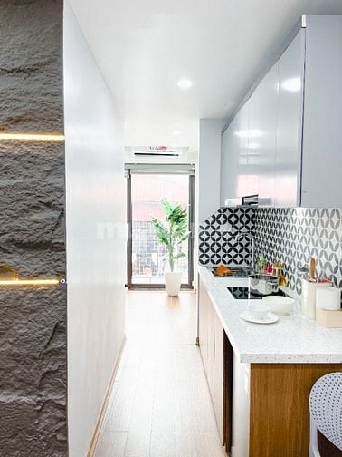 Cần bán tòa chdv đường ô tô 95m2 mặt tiền 6.5m 7 tầng 25 căn hộ 