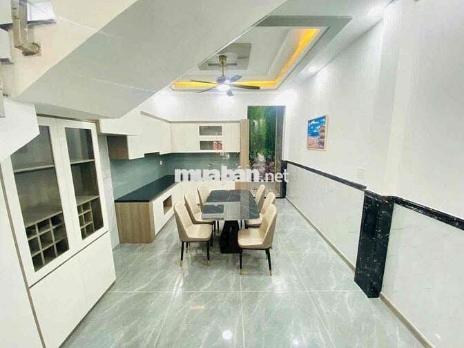 Vị trí kinh doanh trệt 3 lầu sân thượng, mặt tiền 12m Hà Huy Giáp