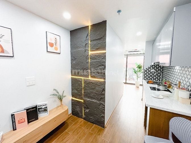 Cần bán tòa chdv đường ô tô 95m2 mặt tiền 6.5m 7 tầng 25 căn hộ 