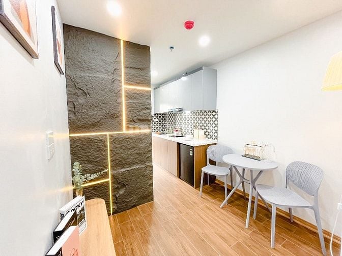 Cần bán tòa chdv đường ô tô 95m2 mặt tiền 6.5m 7 tầng 25 căn hộ 