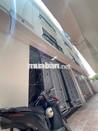 NhàChương Mỹ 30m²x 4 tầng, ô tô đỗ cách 10m, cạnh sân bóng chuyền...