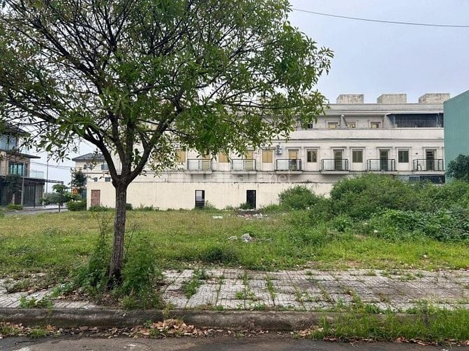 Chỉ còn 1 lô Trung Lập 18, 3.8 tỷ TL, sau lưng shophouse, 125m2.