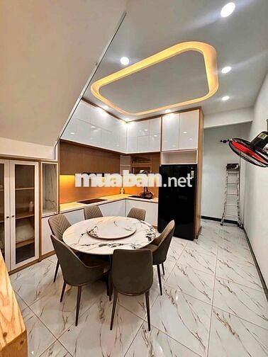 CHÍNH CHỦ NGỘP VỐN CẦN BÁN GẤP NHÀ 3LẦU QUỐC LỘ 1K 6.6TỶ