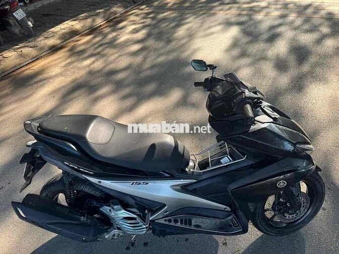 Yamaha NVX 155cc màu Đen