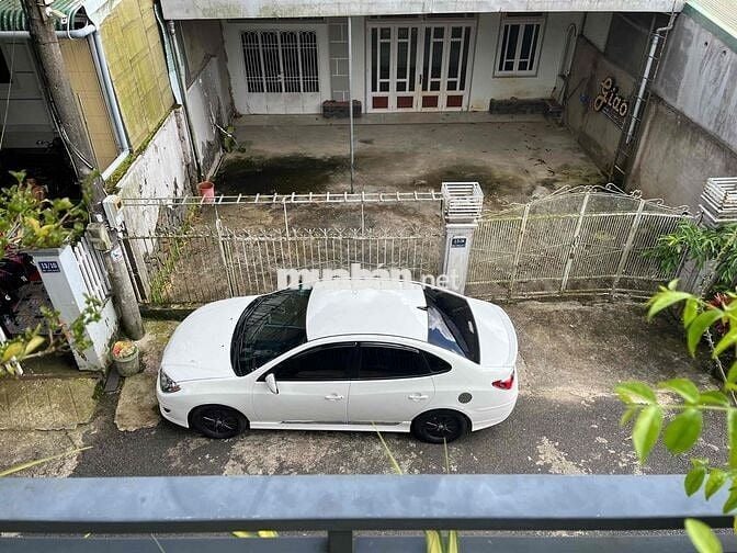 Hyundai Avante 2013 1.6 MT - 97000 km